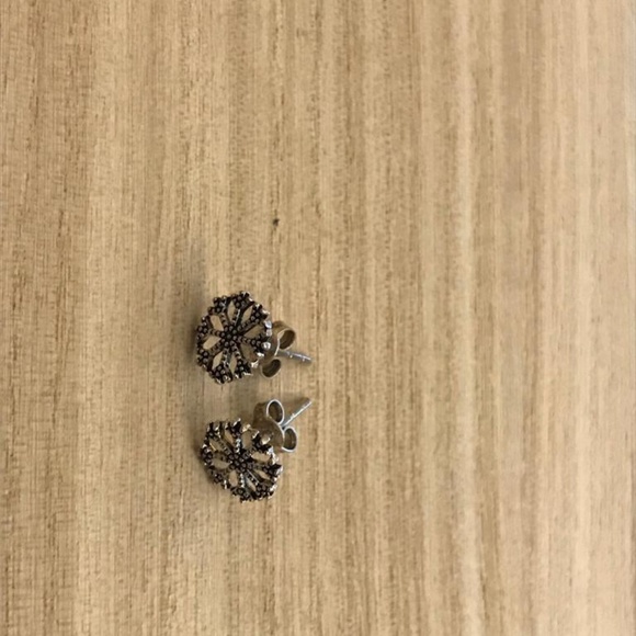 925 Sterling Silver Snow Push Back Women Earring - Picture 2 of 3